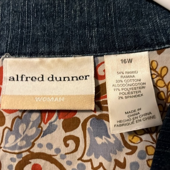 Alfred Dunner women’s embroidered jean jacket - Picture 6 of 7
